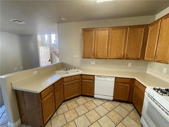Building Photo - 5947 Silver Trace Ct