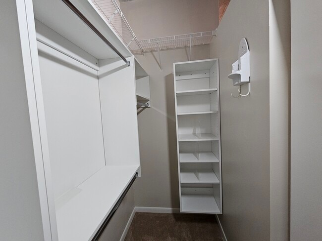 Building Photo - 1550 S Blue Island Ave