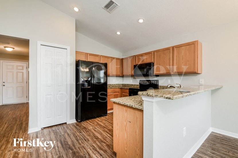 Building Photo - 2318 11th Ave E