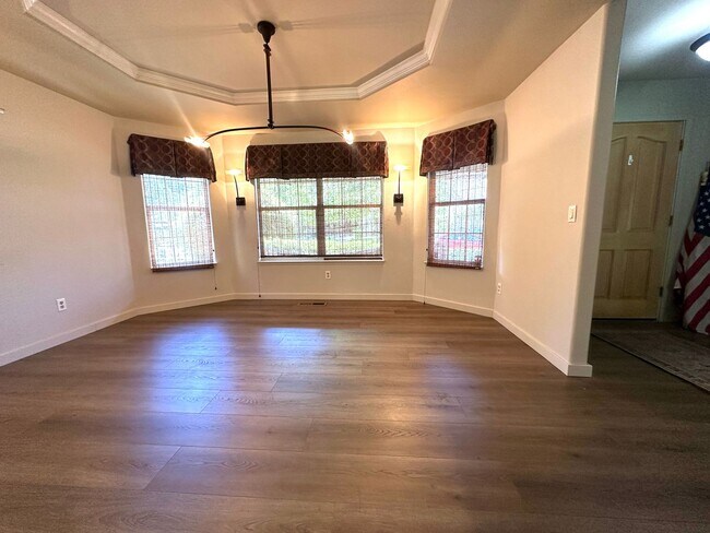 Building Photo - Beautiful 3-Bedroom Home with Open Floor Plan & Private Backyard