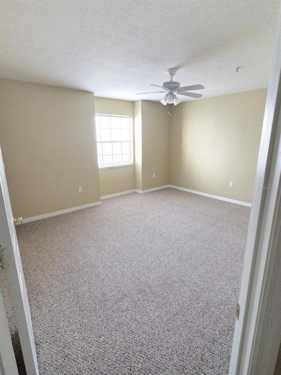 Building Photo - 13803 Fairway Island Dr