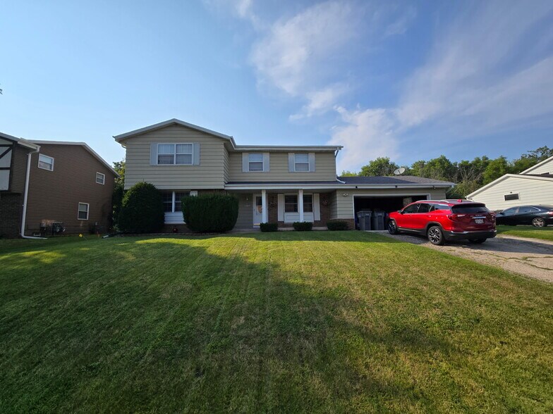 Building Photo - S69W15010 Cornell Cir