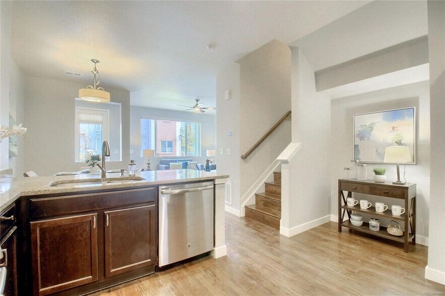 Building Photo - 2061 W 67th Pl