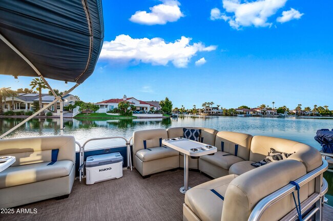 Building Photo - 1817 E Willow Tree Ct