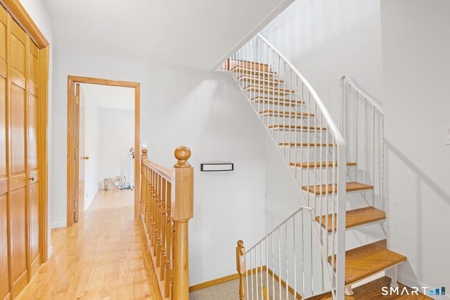 Building Photo - 39 Brightwood Ln