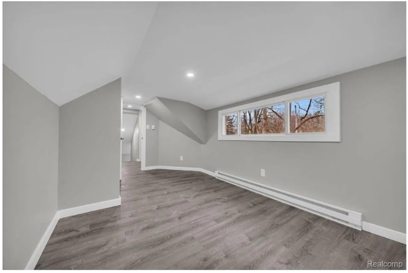 Building Photo - 15907 Blackstone St