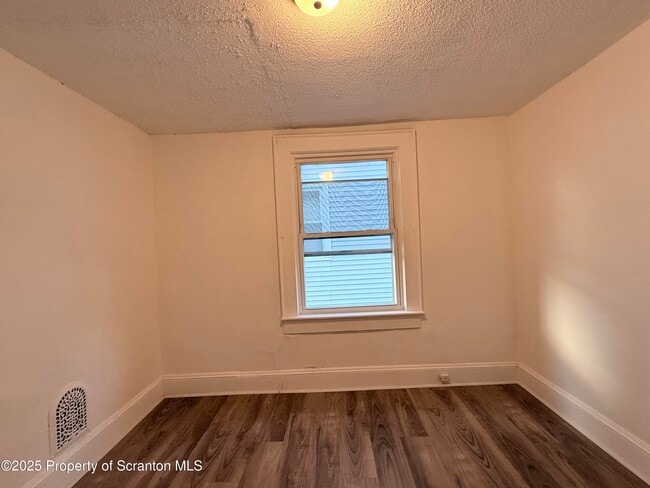 Building Photo - 1104 Dartmouth St