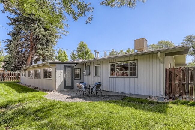 Building Photo - 2565 Teller St