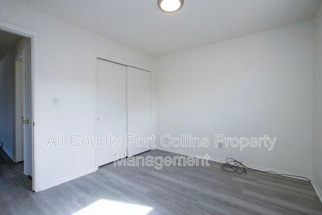 Building Photo - 1718 Larch St