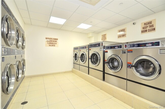 Building Photo - 40-40 75th St