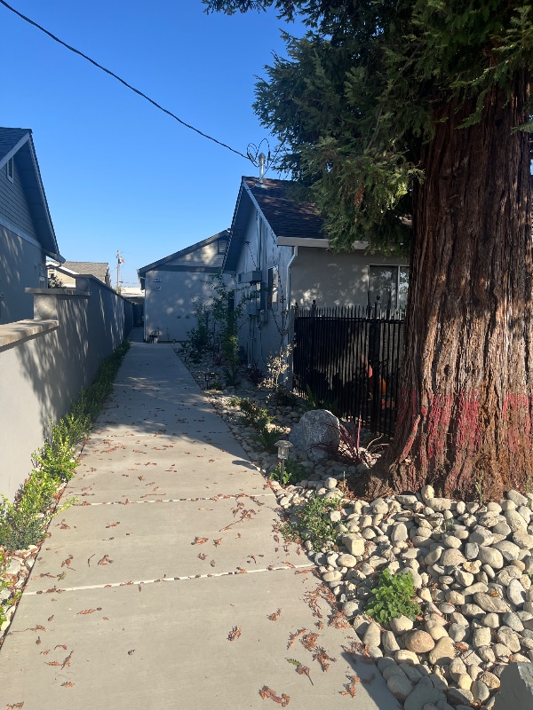 Building Photo - 6310 Ventura St