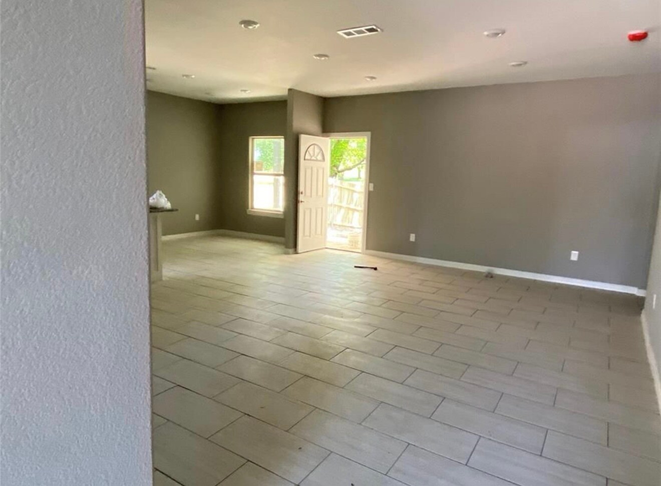 Livingroom - 1511 Illinois Ave