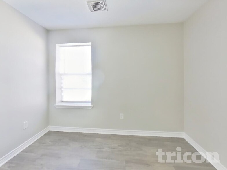 Building Photo - 3522 Tangerine St