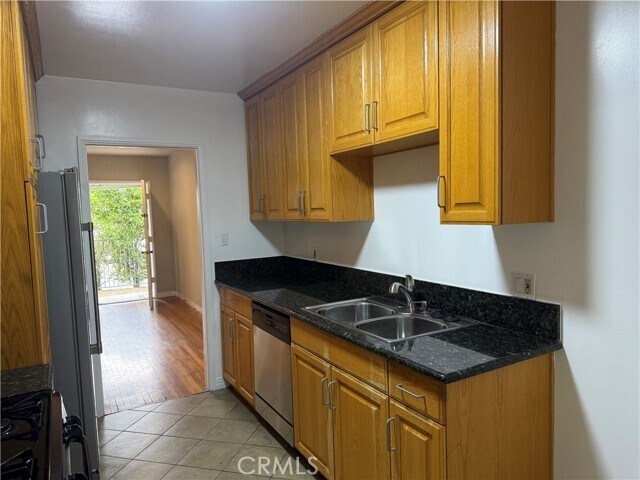 Building Photo - 5901 woodman Ave