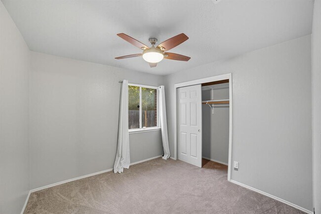 Building Photo - 1226 Brashear Ln