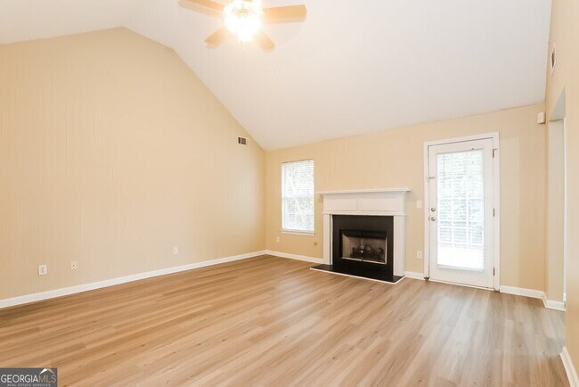 Building Photo - 3482 Creekview Dr