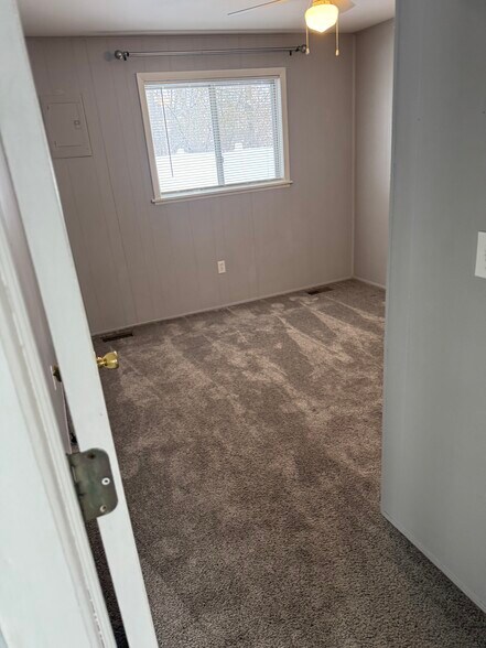 Building Photo - 407 Mill St