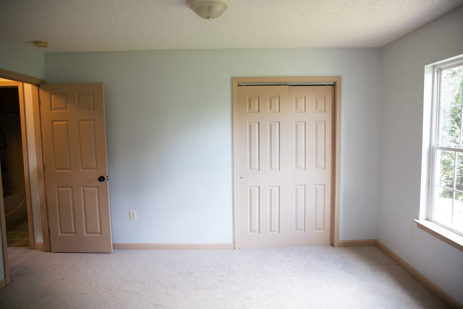 Upstairs bedrooms are book matched - 16 Townview Dr