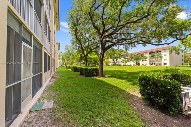Building Photo - 1300 SW 124th Terrace