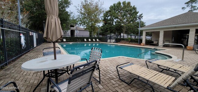 Building Photo - 6076 Maggies Cir