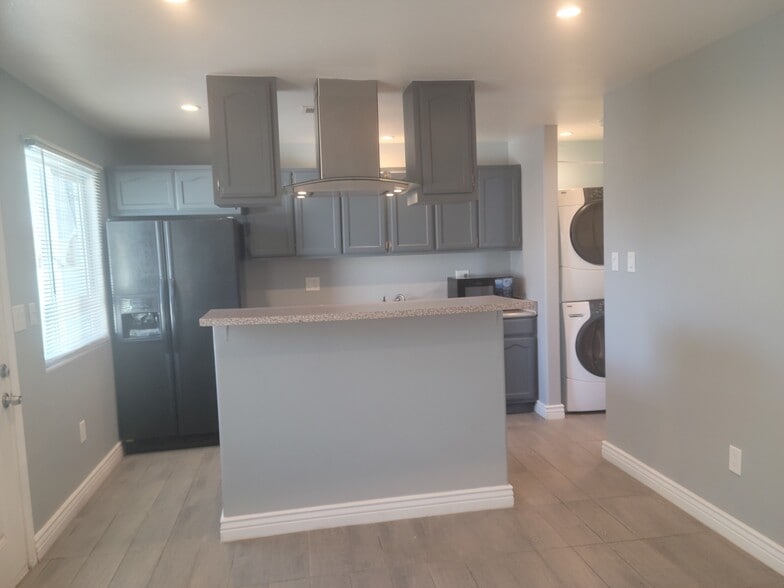 Building Photo - 19449 Ingomar St