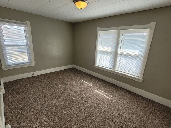 Building Photo - nre418