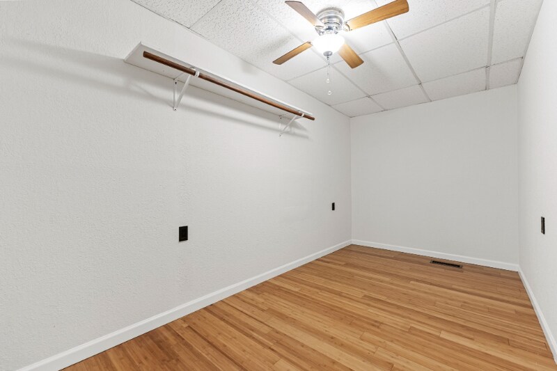 Building Photo - 126 E Zupan St