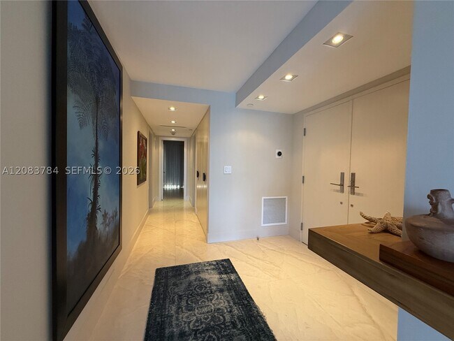 Building Photo - 881 Ocean Dr