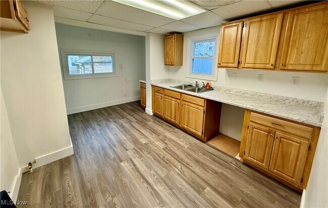 Building Photo - 846 Lee Dr