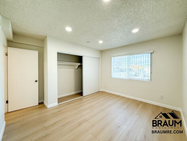 Building Photo - 4636 Laurel Canyon Blvd