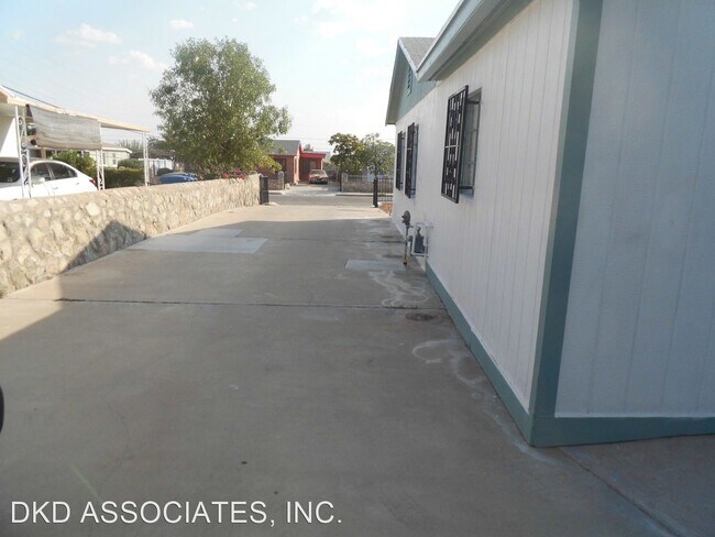 Building Photo - 2 br, 1 bath House - 7547 HERMOSILLO DR
