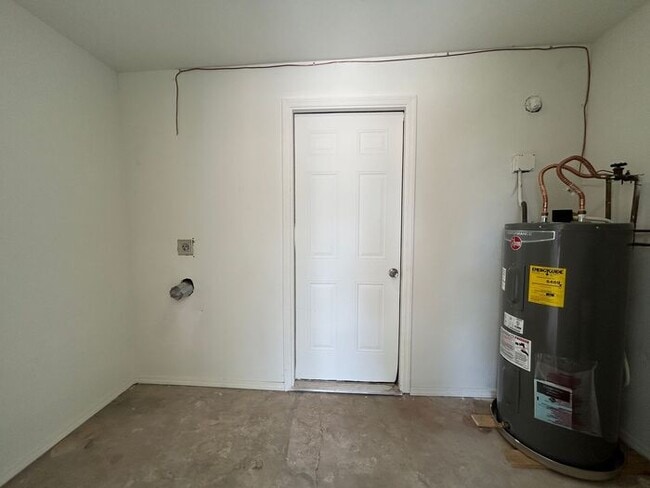 Building Photo - 1254 W Manhatton Dr