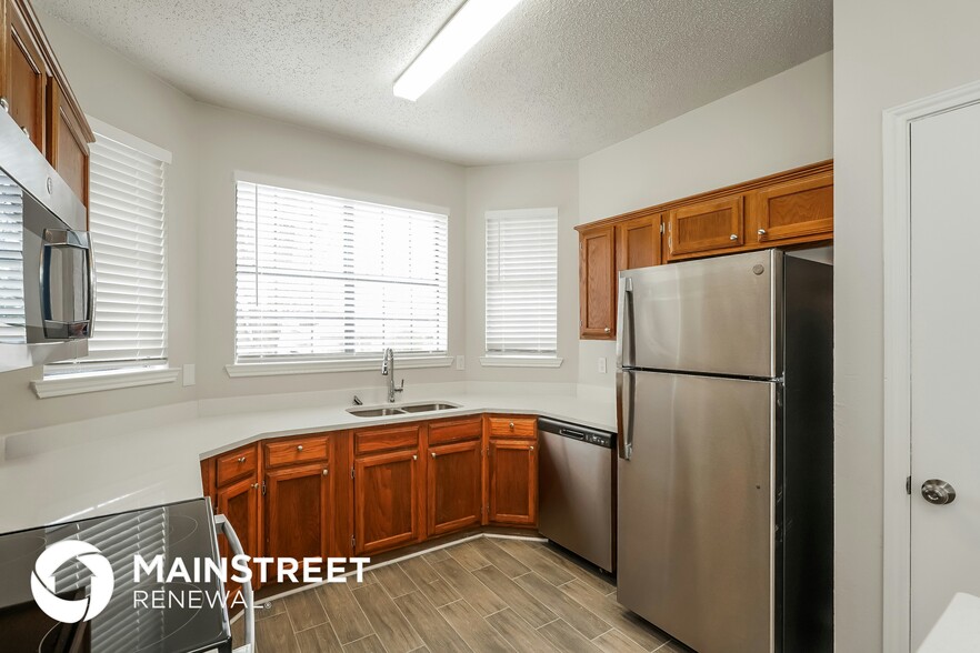 Building Photo - 1409 Hackamore St