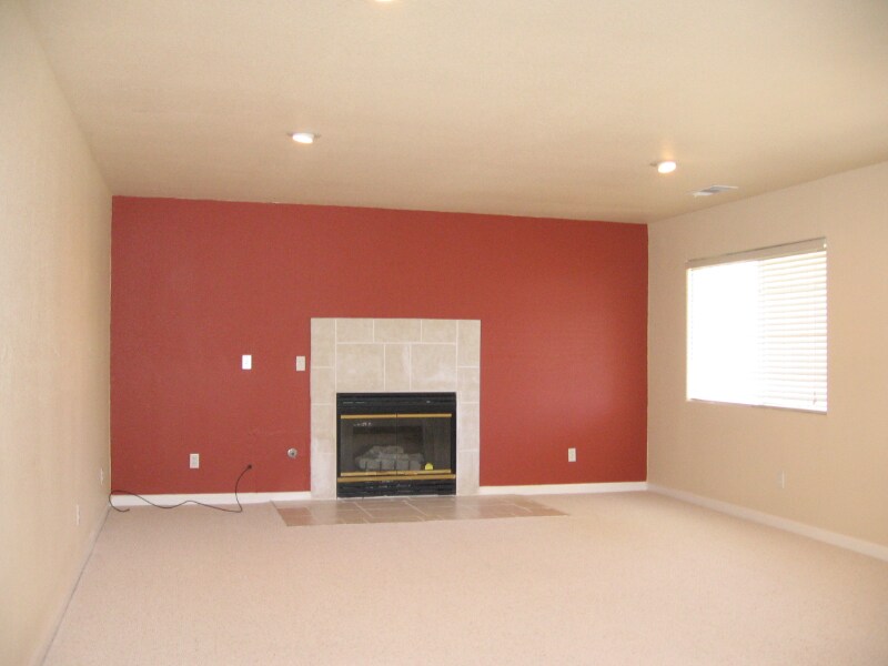 Building Photo - 10073 Roseview Dr