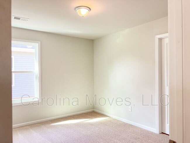 Building Photo - 121 Braxton Dr