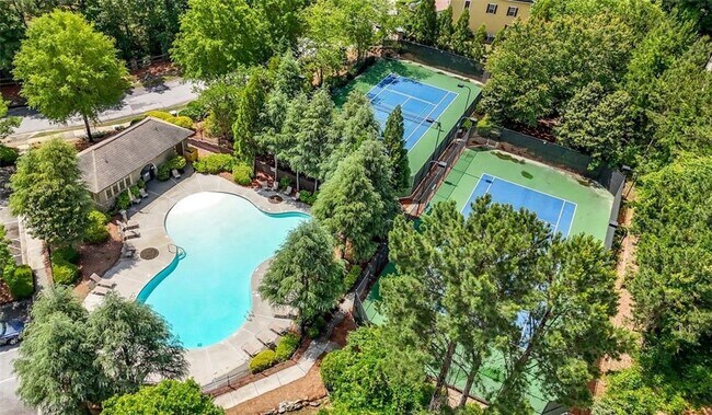 Building Photo - 6421 Crown Forest Ct