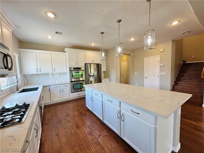 Building Photo - 956 Tafalla Ct