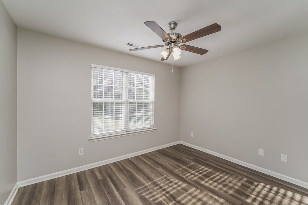 Building Photo - 2733 Fairstone Ave