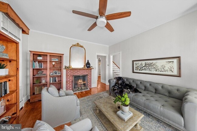 Building Photo - 817 Locust St