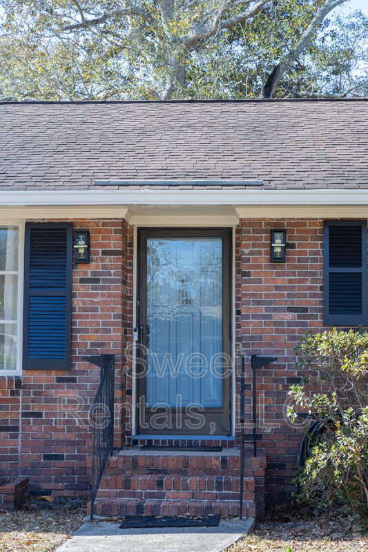 Building Photo - 4627 Darlene St