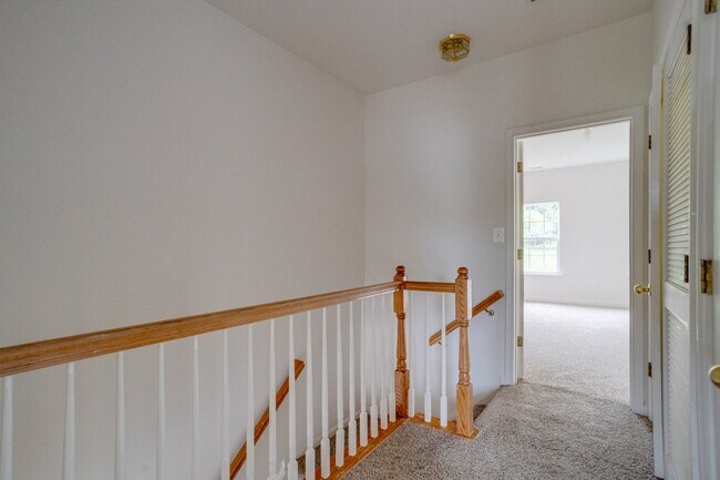 Building Photo - 103 Buttonwood Ct