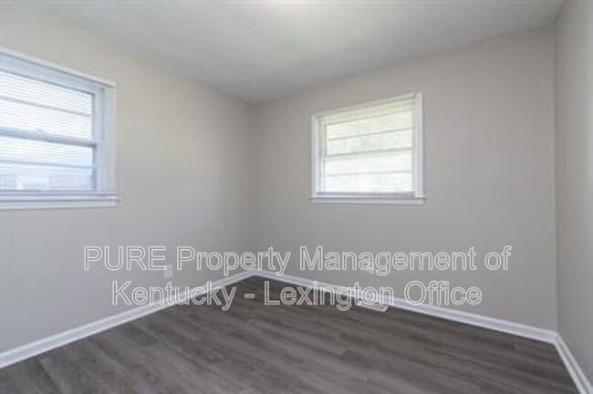 Building Photo - 2483 Thornberry Ct