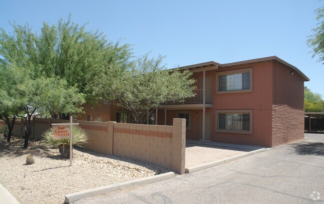 Primary Photo - 970-& 972 N Craycroft Rd