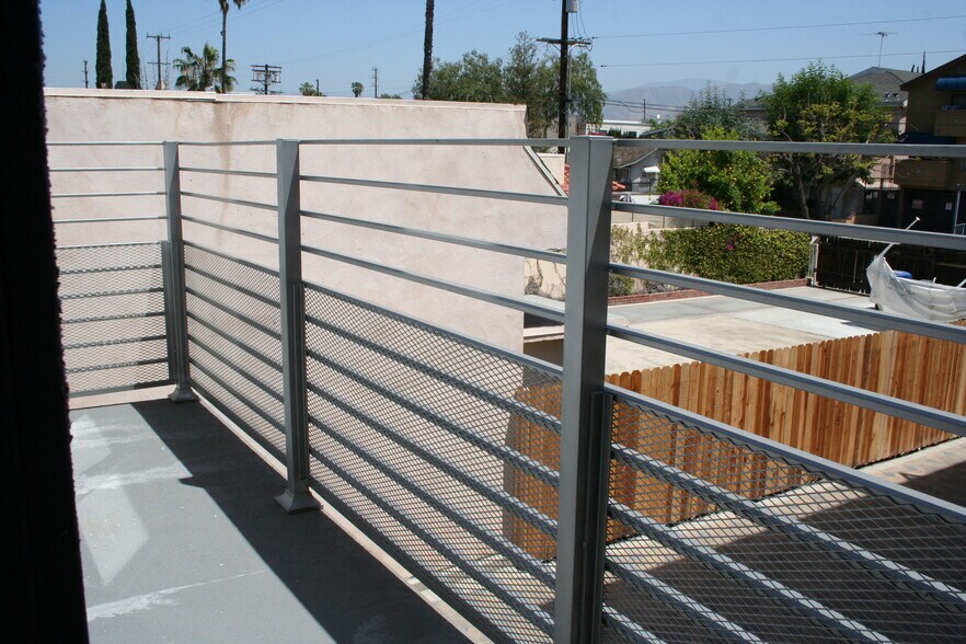 Building Photo - 5313 Riverton Ave