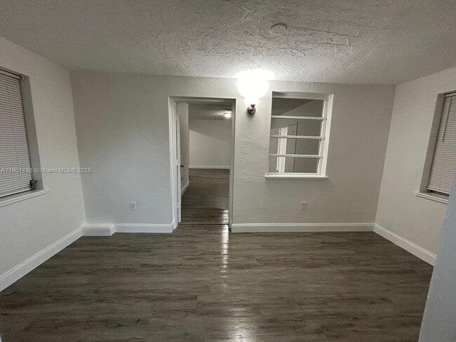 Building Photo - 14720 Monroe St