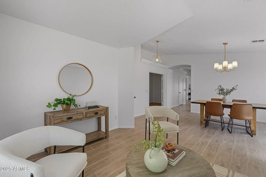 Building Photo - 2148 N Santiana Pl