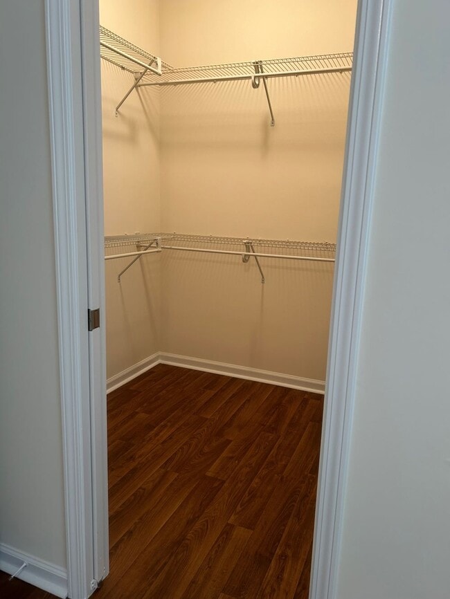 Building Photo - 2099 Oak St