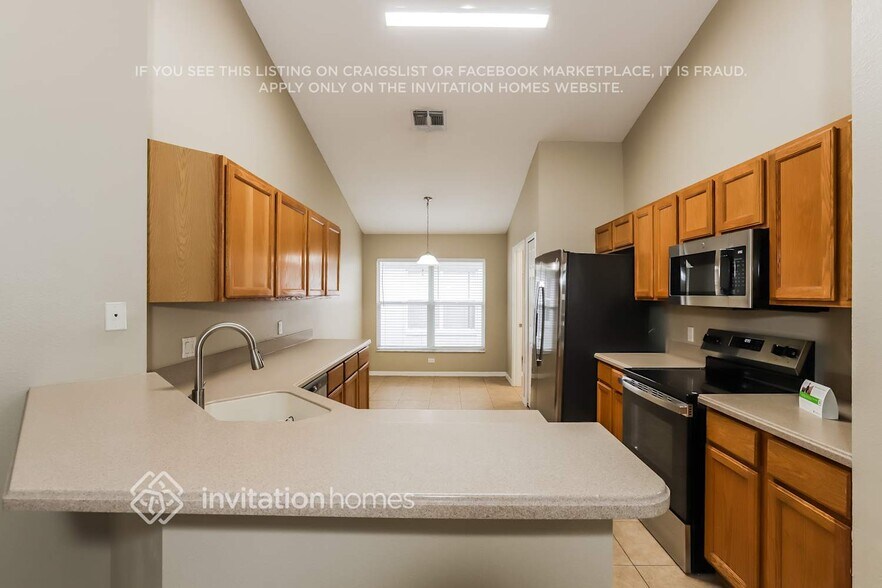 Building Photo - 2502 Clareside Dr