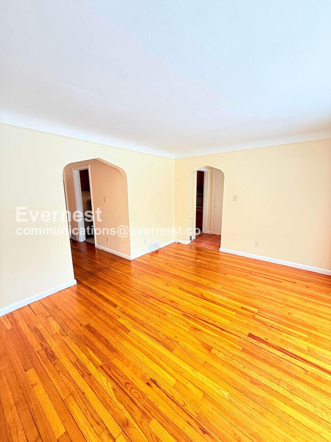 Building Photo - 8034 Hartwell St