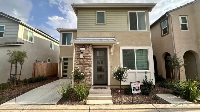 Primary Photo - Must See! 3 bedroom, 2 bathroom located in...
